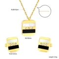 Détails d'une parure géométrique en acier inoxydable avec nacre blanche et cristaux brillants - Parure Zirconia Carrée Patchwork Noir Blanc Doré (SE26130MG)