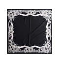 Elegante foulard di seta 90x90cm nero con motivi floreali monocromatici e bordi geometrici - Motivo Bianco e Nero