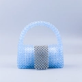 Bolso de mano mini de cuentas azul claro hecho a mano con panel plateado y asa - Azul Lago