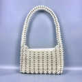 Sac à main rétro perlé fait main avec doublure en satin blanc et poignée élégante - Blanc
