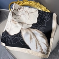 Carré de soie en satin avec imprimé artistique de camélias noir et blanc - Camélia Noir et Blanc (1# Recommandé) / 70*70cm