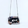 Mini borsa a tracolla con paillettes tonde iridescenti e catenina metallica - grigio scuro