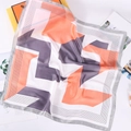 Zijden satijnen vierkante sjaal met oranje en grijze geometrische prints op geschenkdoos - 3# Grijs (Oranje Grijs Wit Blok)