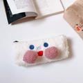 Witte lamswollen etui met schattig geborduurd gezicht en zachte roze pompons - Wit