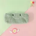 Niedliches hellgrünes Plüsch-Dinosaurier-Etui mit Kunstfell und Stickgesicht - Dinosaurier Plüsch Federmäppchen (Lächeln-Stil)