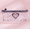 Transparentes achteckiges Federmäppchen mit Herzmuster und Maiden Heart Schrift - Dreieck Herz Buchstabe