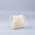 Sac bandoulière fait main en perles d'imitation en forme de bourse avec bandoulière perle - Blanc