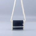 Borsa a tracolla fatta a mano con perle nere e bianche, mini borsa quadrata in stile artigianale - Nero+Bianco