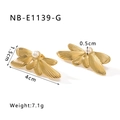 Detalle de pendientes de ala de pluma de 4cm con perla blanca y baño de oro 18k - Oro de 18K / Estilo Dorado (NB-E1139-G)