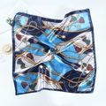 Carré de soie satiné bleu roi élégant avec imprimé chaîne et fleurs pour femme - 60*60cm / Chaîne Bleue