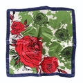 Foulard quadrato in seta satinata 90cm con stampa di rose rosse su fondo verde - Verde Rosso Rosa (3#Verde)