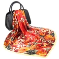 Carré de soie satiné de 90 cm avec imprimé floral rouge et texture soyeuse pour femme - Style 2 (Rouge Orange Jaune Vintage Floral)