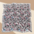 Pañuelo cuadrado de satén de 90cm con ilustraciones de gatos y borde de lunares blancos - Gato Gris Claro