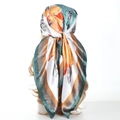 Pañuelo cuadrado de satén vintage de 90cm con estampado floral paisley como bandana chic - Flor Verde