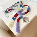 Bufanda de punto con rayas de arcoíris para mujer con textura bouclé y diseño largo - Cuadros Morados y Amarillos