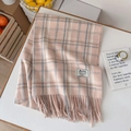 Rosa und grauer Schal mit Kaschmir-Gefühl, Karomuster und Fransen für einen weichen Touch - Rosa