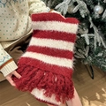 Sciarpa invernale in maglia a righe rosse e bianche con lunghe nappe decorative - Strisce rosse