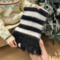 Sciarpa in maglia a righe bianche e nere con consistenza morbida e frange alla moda - Righe Nere