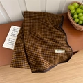 Écharpe en maille pied-de-poule marron et moutarde avec bords cousus et étiquette - Jaune Moutarde