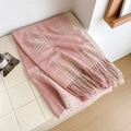 Écharpe d'hiver à carreaux roses et blancs avec franges sur carreaux blancs - Plus de 175cm / Rose