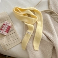 Sciarpa sottile in maglia giallo chiaro con morbida texture peluche ed etichetta - Giallo Latte