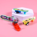 Mini skateboards jouets avec dessins animés en quatre couleurs pour enfants - Style de Trottinette