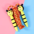 Corda per saltare in legno per bambini con manici a forma di ape gialla e corda intrecciata - Stile Ape N. 2 (5316293072806)