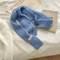 Morbida sciarpa in maglia di pelo di coniglio blu con texture mohair e etichetta moda - Modello lungo / Blu Ossigeno