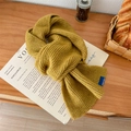 Sciarpa a maglia grossa giallo senape con etichetta blu per l'autunno e l'inverno - Curcuma / 60-80cm