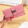 Sac bandoulière enveloppe rose en cuir grainé avec dragonne et boucle en métal - Rose