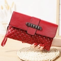 Petit sac bandoulière en similicuir rouge avec motif matelassé et chaîne décorative - Bordeaux