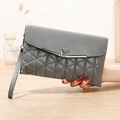 Bolso bandolera de piel sintética gris acolchado con hebilla de mariposa y asa lateral - Gris claro