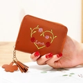 Mini porte-monnaie en similicuir marron avec broderie rose cœur et détail de gland - Khaki