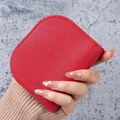 Mini portafoglio sottile in pelle rossa da donna con elegante bordo a semicerchio - Rosso