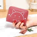 Damen Geldbeutel in Rosa mit süßem Katzen-Print und modischem Leder-Quastenanhänger - Altrosa