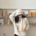 Off-white wool knit beanie and scarf set with embroidered dachshund and logo - Set / Beige
