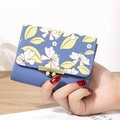 Mini portefeuille floral en similicuir bleu brumeux avec fermoir métallique doré - Bleu