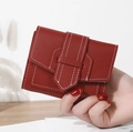 Mini portefeuille en cuir grainé rouge foncé avec surpiqûres contrastées et fermoir - Bordeaux