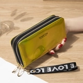 Portafoglio lungo giallo neon per donna con doppia zip, trama laser e cinturino LOVE - Giallo