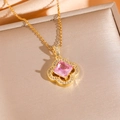 Elegante gouden klavertje vier kettingset met roze vierkante zirkoon en kristallen - Gouden Ketting (8883)