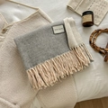 Bufanda de mezcla de lana bicolor gris y beige con flecos y etiqueta de calidad - Gris Beige