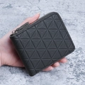 Dunkelgraue Herren-Geldbörse mit Reißverschluss und 3D-Geometrie-Dreieckstextur - Schwarz