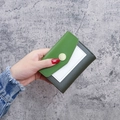 Petit portefeuille femme tricolore en cuir vert et blanc à trois volets et bouton - Vert