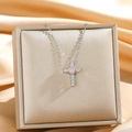 Collar de acero de titanio con cruz, gema de corazón rosa y pavé de circonitas brillantes - Cruz Circonita Rosa Plateada (8410)
