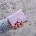 Petit portefeuille lilas en similicuir avec motif chat doré et fermoir métallique chic - Style Chat / Violet