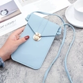 Bolso para móvil en PU azul claro con textura litchi y cierre de bloqueo giratorio dorado - Azul