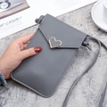Borsa a tracolla grigia per cellulare in pelle PU con fibbia a cuore dorata e trama litchi - grigio scuro