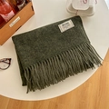 Écharpe vert foncé en imitation cachemire avec longues franges et texture tricotée - Vert Militaire