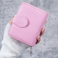 Kurze Damen-Geldbörse aus rosa Ölwachsleder mit Druckknopf und goldenem Reißverschluss - Hellrosa