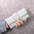 Élégant portefeuille long pour femme en cuir PU gris clair avec texture grainée et rabat - Gris